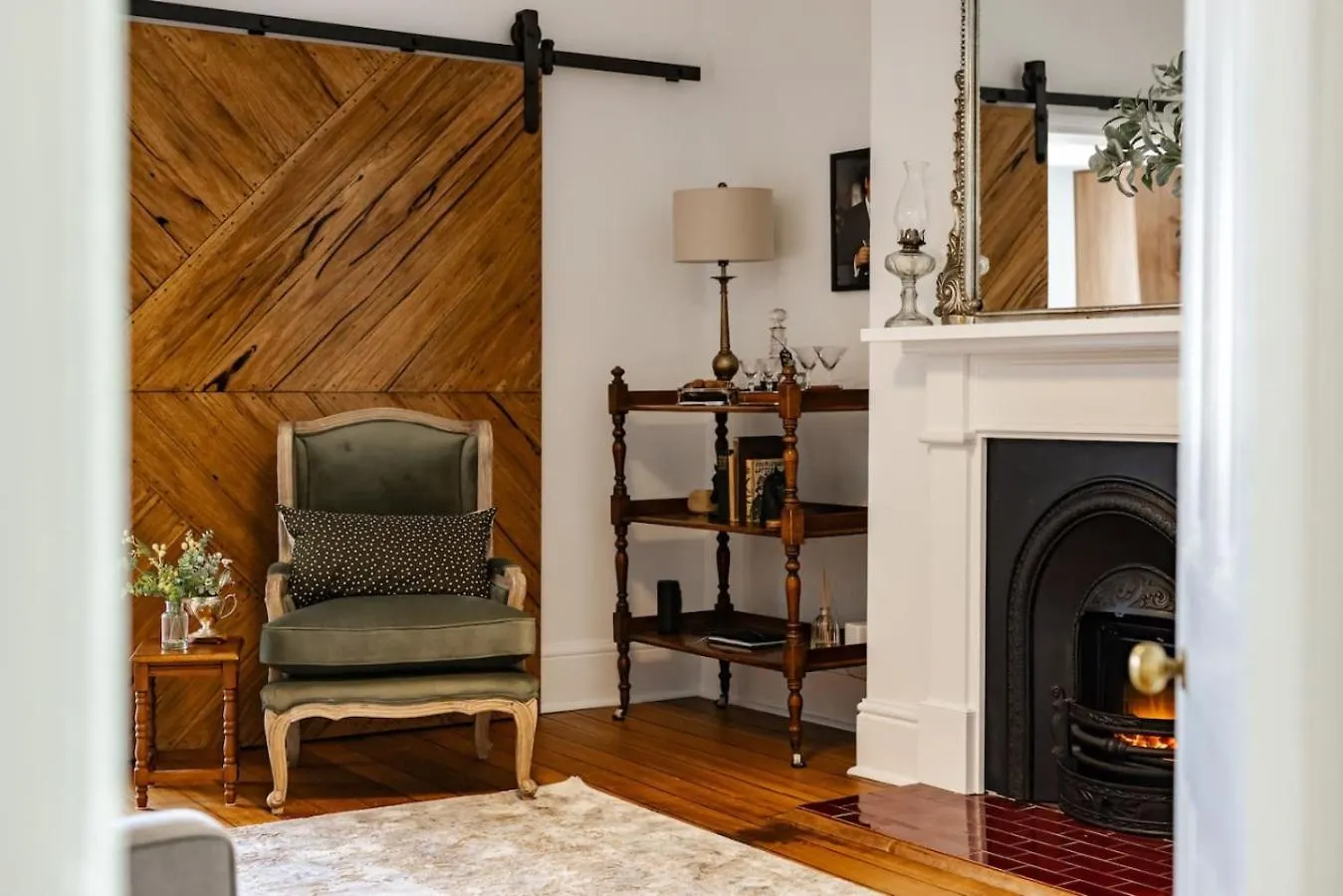 Vakantiehuis King Beds With Fireplace And Spa Bath With Parking And Central Location Hobart Australië