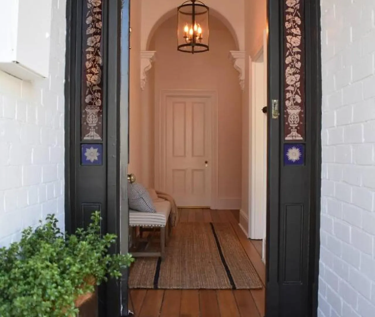King Beds With Fireplace And Spa Bath With Parking And Central Location Hobart Australië